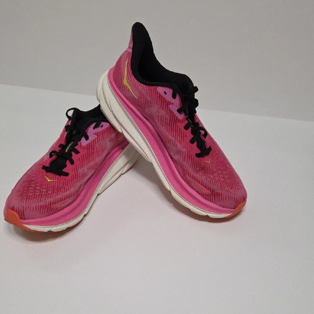 Hoka Clifton 9  Strawberry Raspberry Athletic Shoes Size 10.5 - Picture 7 of 7